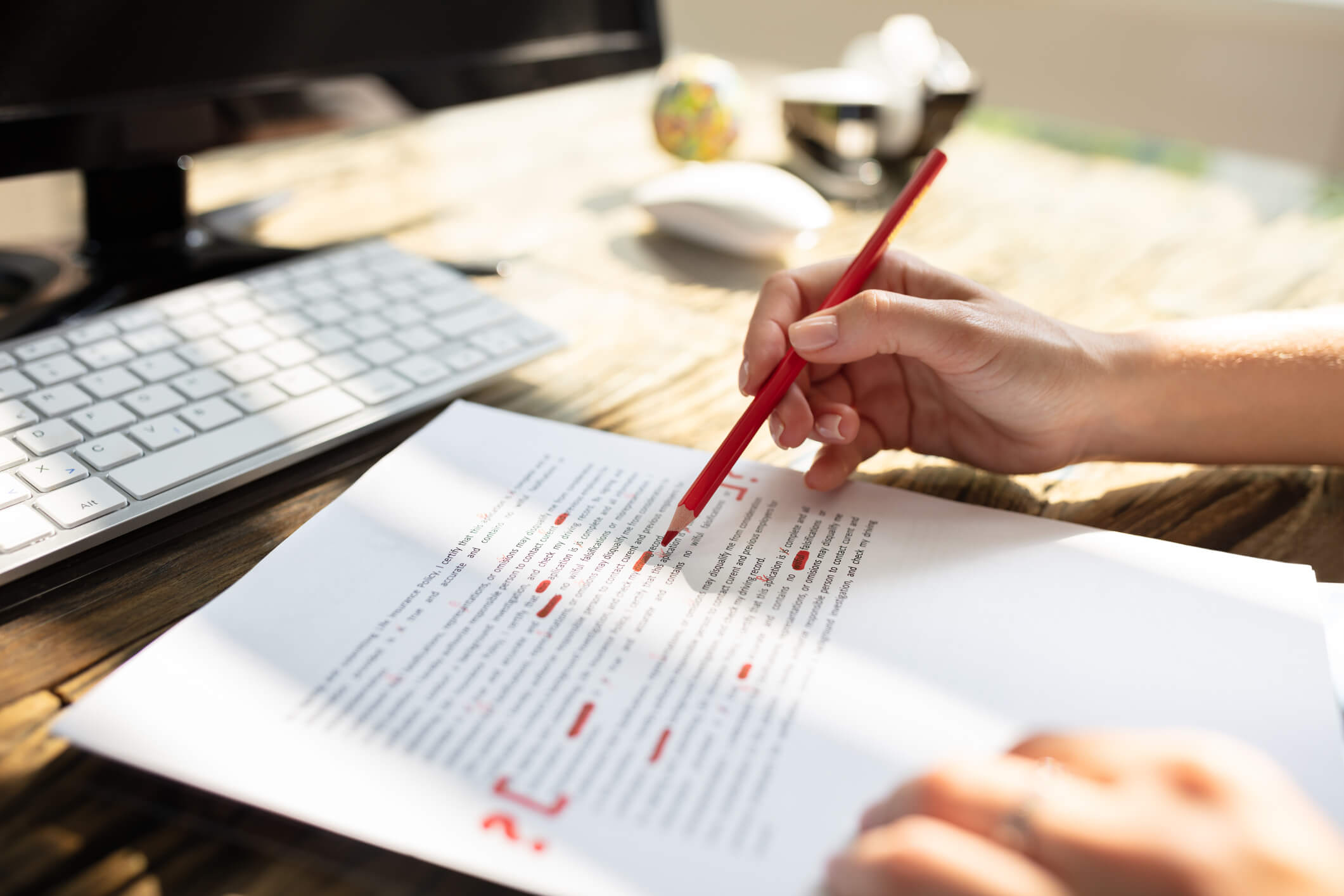 Relecture et correction minutieuses